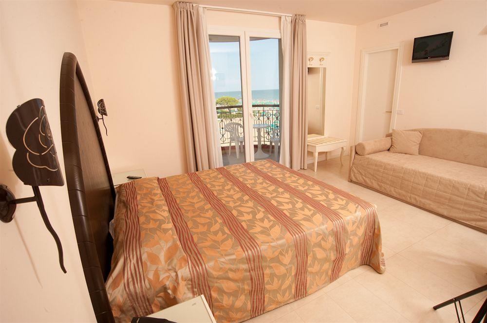 Baia Del Mar Beach Boutique Hotel Лидо-ди-Езоло Экстерьер фото