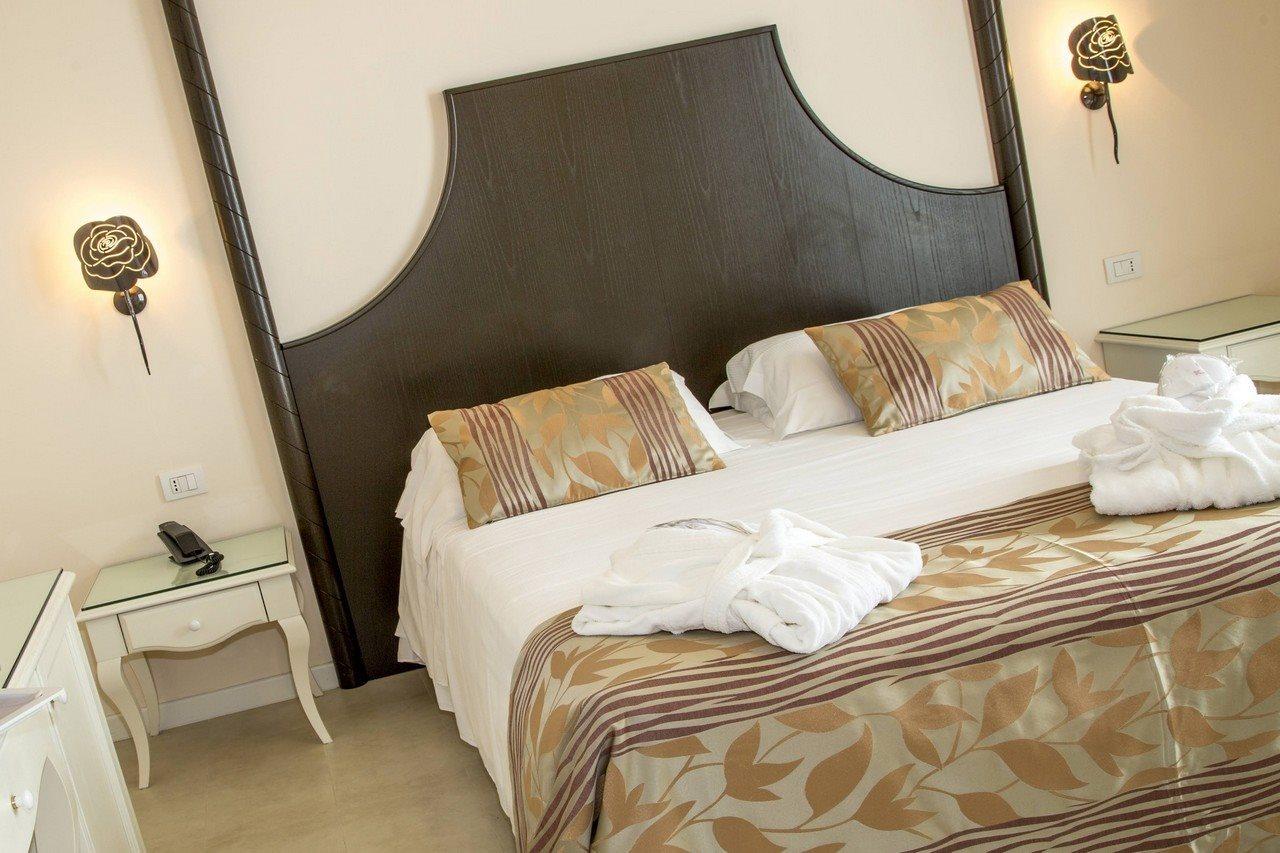 Baia Del Mar Beach Boutique Hotel Лидо-ди-Езоло Экстерьер фото