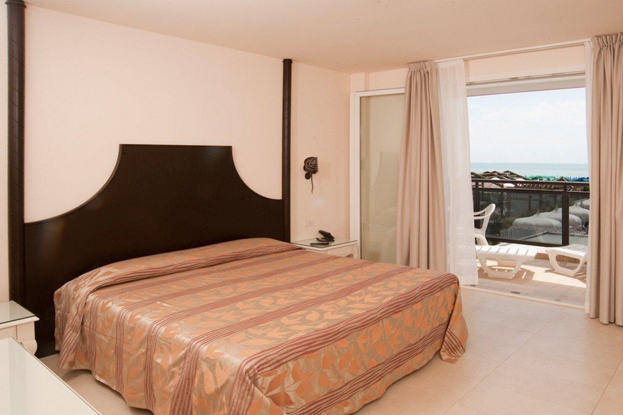 Baia Del Mar Beach Boutique Hotel Лидо-ди-Езоло Экстерьер фото