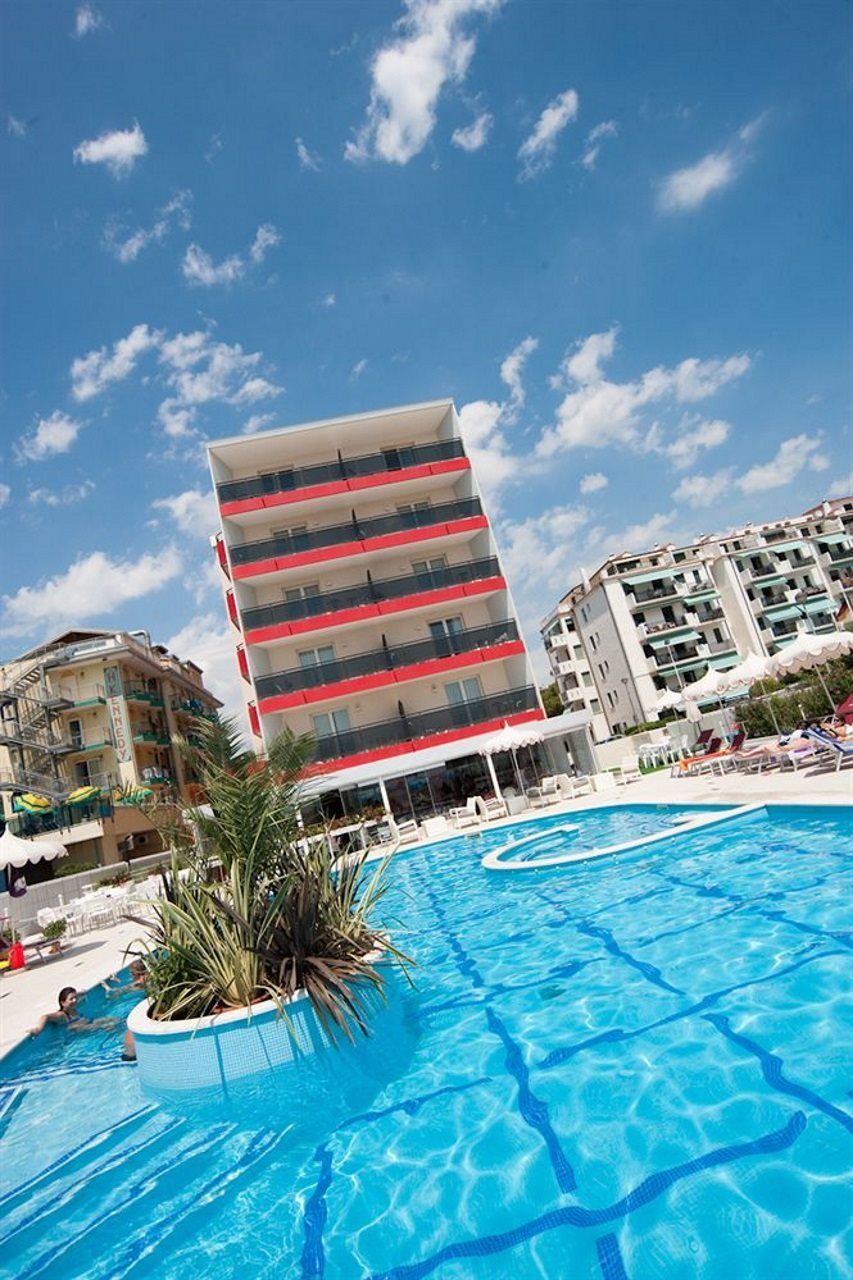 Baia Del Mar Beach Boutique Hotel Лидо-ди-Езоло Экстерьер фото