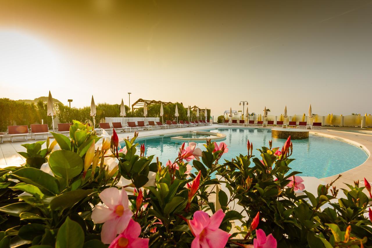 Baia Del Mar Beach Boutique Hotel Лидо-ди-Езоло Экстерьер фото