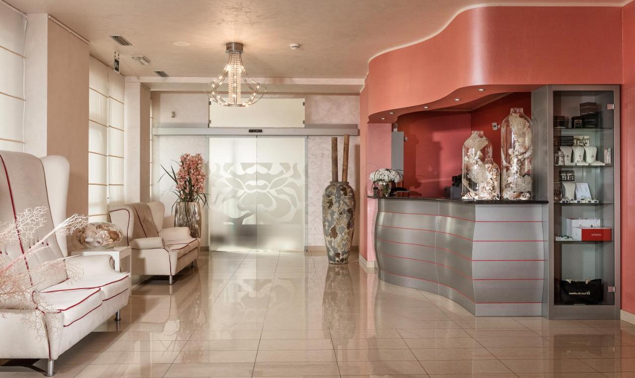 Baia Del Mar Beach Boutique Hotel Лидо-ди-Езоло Экстерьер фото