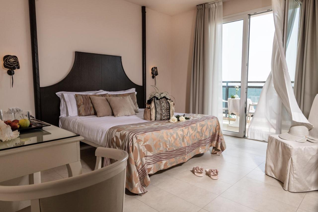 Baia Del Mar Beach Boutique Hotel Лидо-ди-Езоло Экстерьер фото