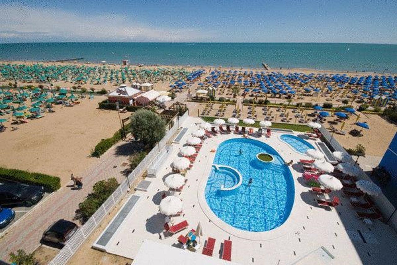 Baia Del Mar Beach Boutique Hotel Лидо-ди-Езоло Экстерьер фото
